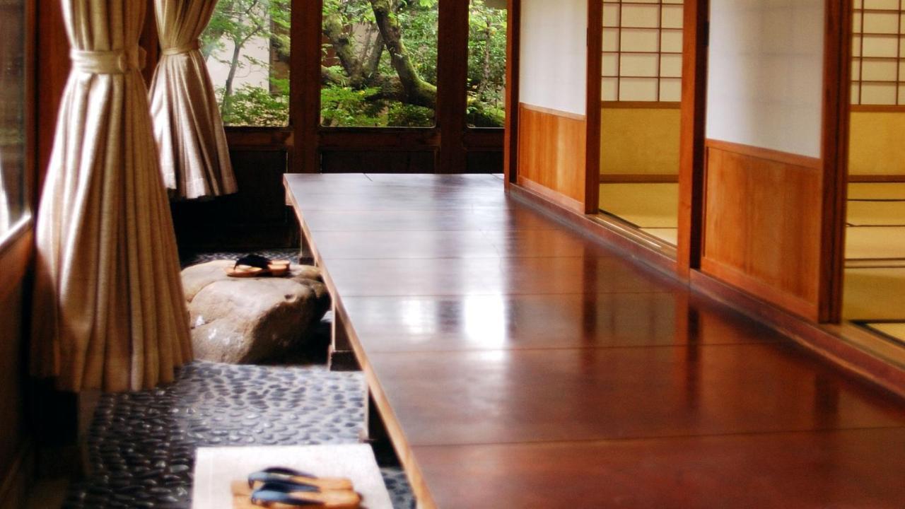 ホテル 胡蝶 加賀市 エクステリア 写真