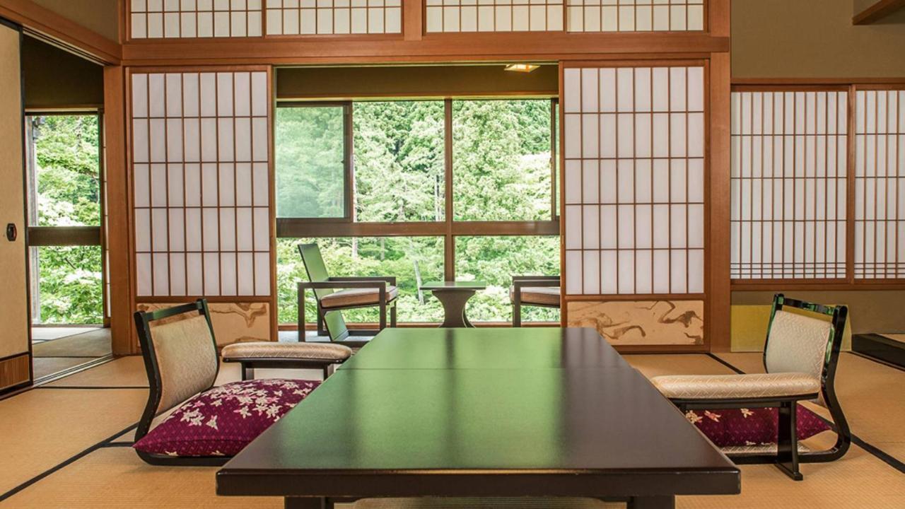 ホテル 胡蝶 加賀市 エクステリア 写真